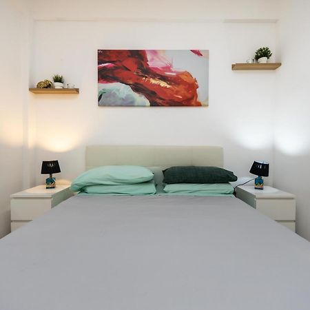 Lotus - Appartamento Sul Mare A Ostia Con Giardino Relax Bagian luar foto