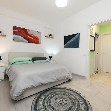 Lotus - Appartamento Sul Mare A Ostia Con Giardino Relax Bagian luar foto