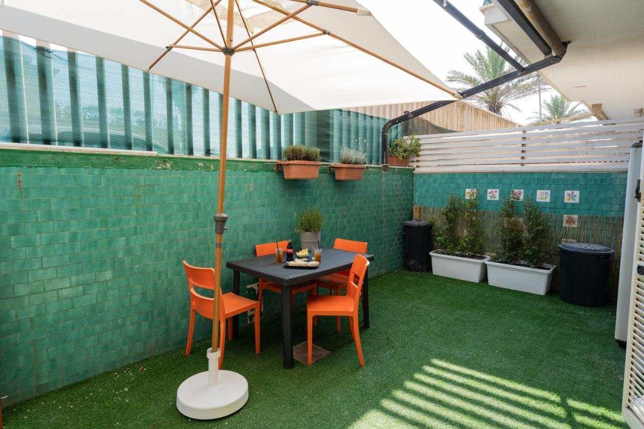 Lotus - Appartamento Sul Mare A Ostia Con Giardino Relax Bagian luar foto